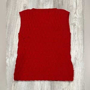 Lovely Red Sleeveless Knit Sweater XS/S  *Flaw*